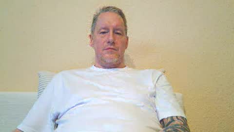 Snapshot of olavdelux chatting on 12-16-25, 09:47 olavdelux online show from 12-16-25, 09:47