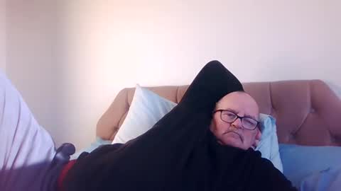 Snapshot of old_fkr chatting on 12-19-24, 01:40 old_fkr online show from 12-19-24, 01:40