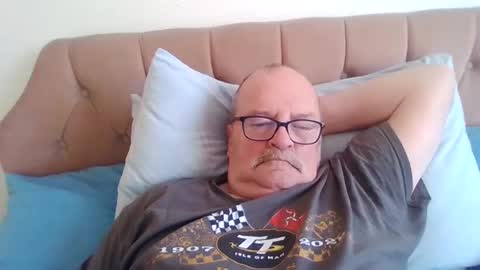 Snapshot of old_fkr chatting on 12-25-24, 09:45 old_fkr online show from 12-25-24, 09:45