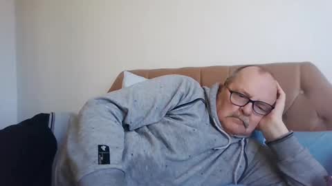 Snapshot of old_fkr chatting on 02-28-25, 10:20 old_fkr online show from 02-28-25, 10:20