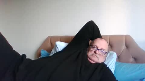 Snapshot of old_fkr chatting on 03-04-25, 05:03 old_fkr online show from 03-04-25, 05:03