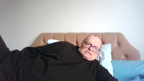 Snapshot of old_fkr chatting on 03-05-25, 10:44 old_fkr online show from 03-05-25, 10:44