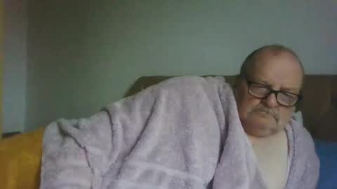 Snapshot of old_fkr chatting on 02-10-26, 02:21 old_fkr online show from 02-10-26, 02:21