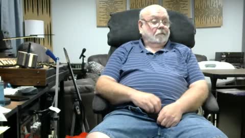 old_guy111 online show from 09-25-25, 04:21
