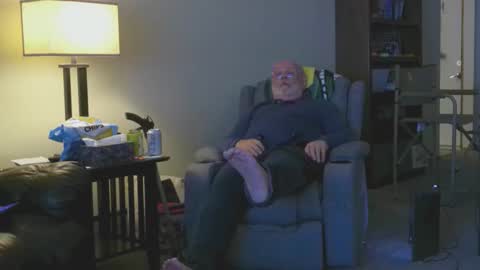 old_guy111 online show from 01-09-26, 04:37