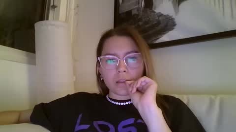 Snapshot of oldanny chatting on 04-06-26, 10:11 oldanny online show from 04-06-26, 10:11