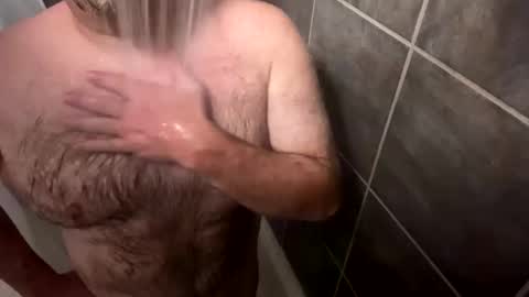 Snapshot of oldbones2 chatting on 10-12-25, 12:31 oldbones2 online show from 10-12-25, 12:31