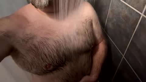 Snapshot of oldbones2 chatting on 10-20-25, 01:28 oldbones2 online show from 10-20-25, 01:28