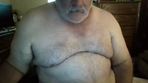Snapshot of oldcockforyngladies chatting on 07-18-26, 04:00 oldcockforyngladies online show from 07-18-26, 04:00