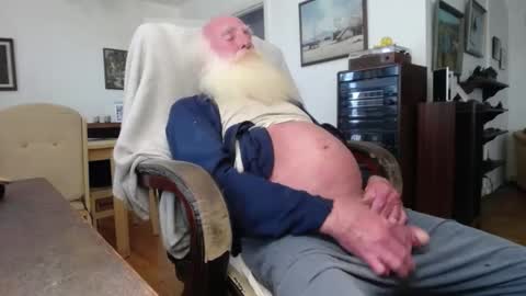 Snapshot of oldfucker9 chatting on 10-11-25, 12:32 oldfucker9 online show from 10-11-25, 12:32