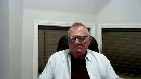 Snapshot of oldguybigd chatting on 06-30-26, 06:03 oldguybigd online show from 06-30-26, 06:03
