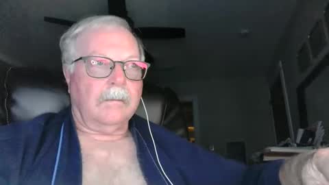 Snapshot of oldlakeguy chatting on 03-11-25, 05:27 OldLakeGuy online show from 03-11-25, 05:27