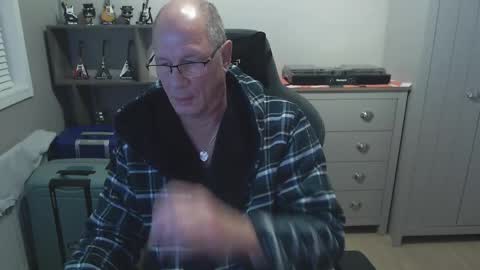 Snapshot of oldveteranuk chatting on 09-18-25, 05:20 oldveteranuk online show from 09-18-25, 05:20