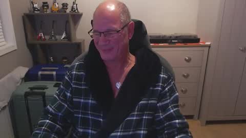 Snapshot of oldveteranuk chatting on 09-19-25, 04:25 oldveteranuk online show from 09-19-25, 04:25