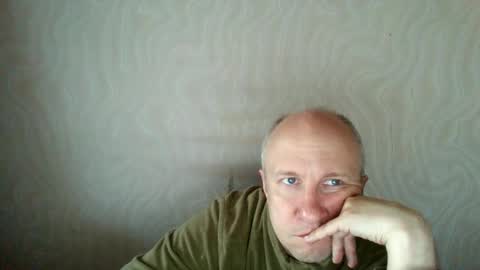 Snapshot of oleg365 chatting on 04-27-26, 04:32 figaro online show from 04-27-26, 04:32