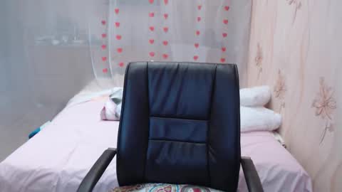 Snapshot of olgahottie chatting on 09-19-25, 10:10 OlgaHottie online show from 09-19-25, 10:10