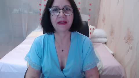 Snapshot of olgahottie chatting on 10-06-25, 11:24 OlgaHottie online show from 10-06-25, 11:24