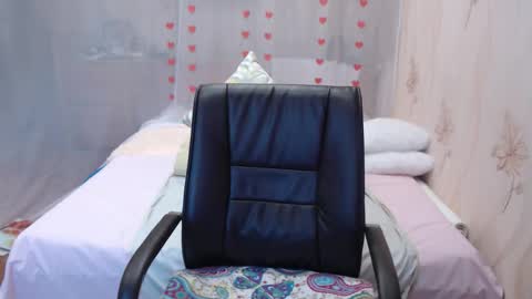 Snapshot of olgahottie chatting on 10-08-25, 11:13 OlgaHottie online show from 10-08-25, 11:13