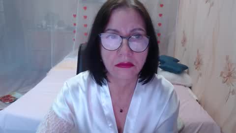 Snapshot of olgahottie chatting on 10-24-25, 11:01 OlgaHottie online show from 10-24-25, 11:01