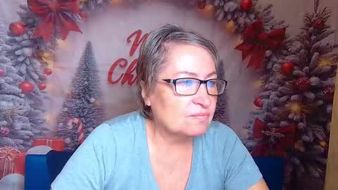 Snapshot of olgaluck chatting on 12-15-25, 06:17 OlgaLuck online show from 12-15-25, 06:17