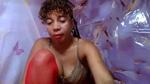 Snapshot of olinaa chatting on 06-10-26, 07:07 olinaa online show from 06-10-26, 07:07