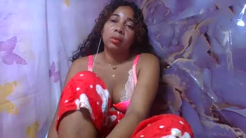 Snapshot of olinaa chatting on 06-27-26, 01:54 olinaa online show from 06-27-26, 01:54