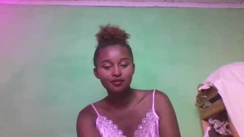 olinah610 online show from 12-15-25, 07:40