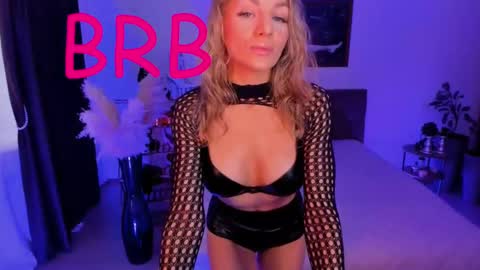 Snapshot of oliva_candy chatting on 03-11-25, 06:41 oliva_candy online show from 03-11-25, 06:41