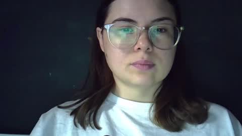 Snapshot of olivepeach chatting on 06-24-26, 12:26 Oil online show from 06-24-26, 12:26