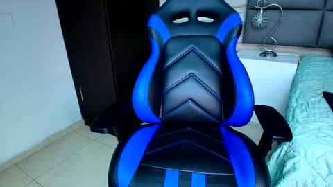 Snapshot of oliver__brown chatting on 01-28-25, 08:26 Oliver online show from 01-28-25, 08:26