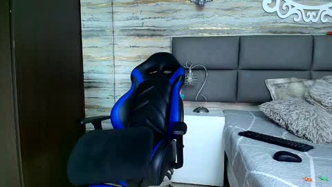 Snapshot of oliver__brown chatting on 02-23-25, 11:14 Oliver online show from 02-23-25, 11:14