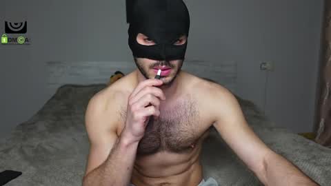 Snapshot of oliver_baker chatting on 02-01-25, 03:18 Oliver Kaen online show from 02-01-25, 03:18