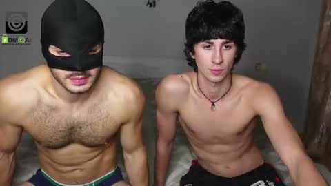 Snapshot of oliver_baker chatting on 10-05-25, 04:05 Oliver Kaen online show from 10-05-25, 04:05