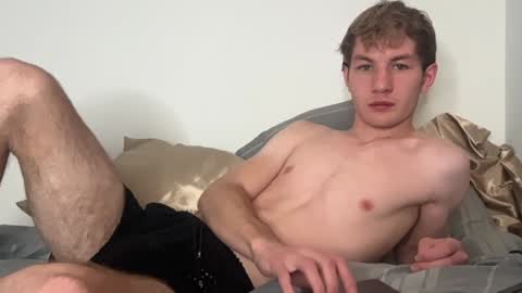 Snapshot of oliver_beck chatting on 12-31-24, 02:08 Oliver Beck online show from 12-31-24, 02:08