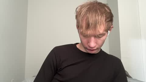 Snapshot of oliver_beck chatting on 01-05-25, 08:00 Oliver Beck online show from 01-05-25, 08:00