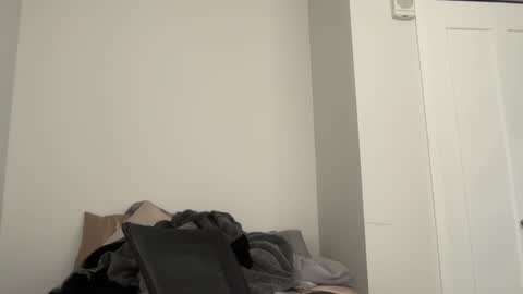 Snapshot of oliver_beck chatting on 01-07-25, 08:42 Oliver Beck online show from 01-07-25, 08:42