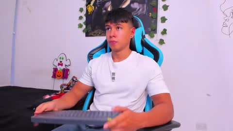 Oliver bray online show from 12-25-24, 10:59