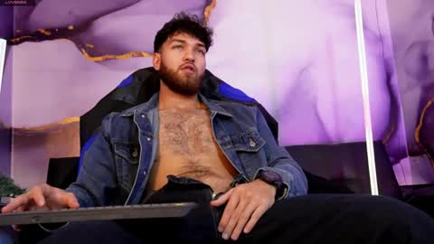 Oliver Dallas online show from 04-17-26, 04:48