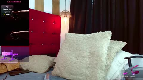 Oliver  Smith online show from 10-31-25, 03:02