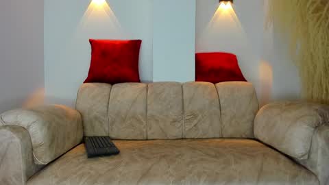 OLIVER online show from 12-23-24, 01:29