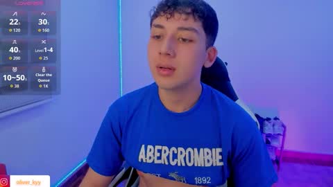 Snapshot of oliver_kyy chatting on 11-12-25, 02:01 oliveeer online show from 11-12-25, 02:01