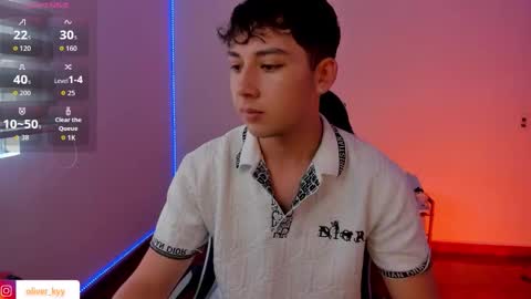 Snapshot of oliver_kyy chatting on 11-13-25, 11:53 oliveeer online show from 11-13-25, 11:53