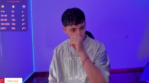 Snapshot of oliver_kyy chatting on 12-13-25, 07:53 oliveeer online show from 12-13-25, 07:53