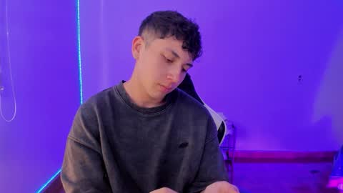 Snapshot of oliver_kyy chatting on 12-14-25, 09:41 oliveeer online show from 12-14-25, 09:41