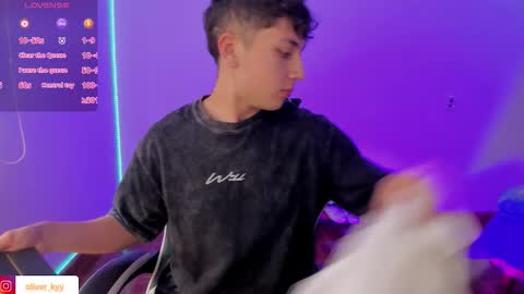 Snapshot of oliver_kyy chatting on 12-16-25, 07:08 oliveeer online show from 12-16-25, 07:08