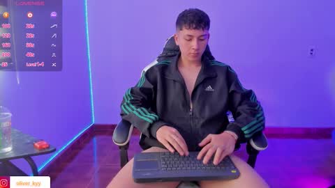 oliveeer online show from 12-22-25, 07:22