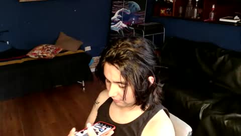 oliver_laid_2023 online show from 09-21-25, 10:11