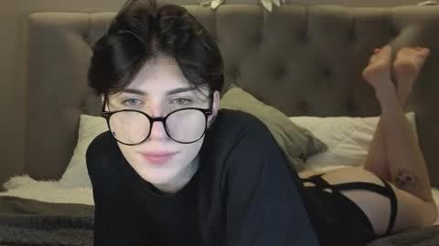 Snapshot of oliver_star_boy chatting on 01-08-26, 09:06 oliver online show from 01-08-26, 09:06