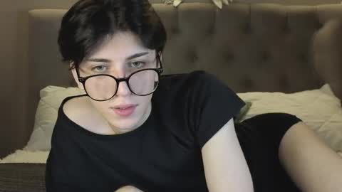 Snapshot of oliver_star_boy chatting on 01-09-26, 01:47 oliver online show from 01-09-26, 01:47