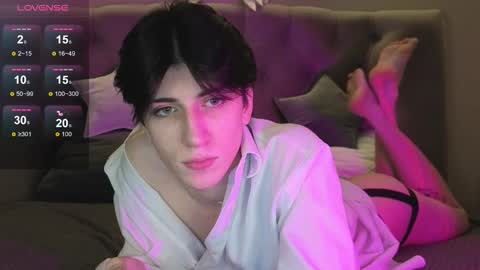 Snapshot of oliver_star_boy chatting on 02-01-26, 08:40 oliver online show from 02-01-26, 08:40